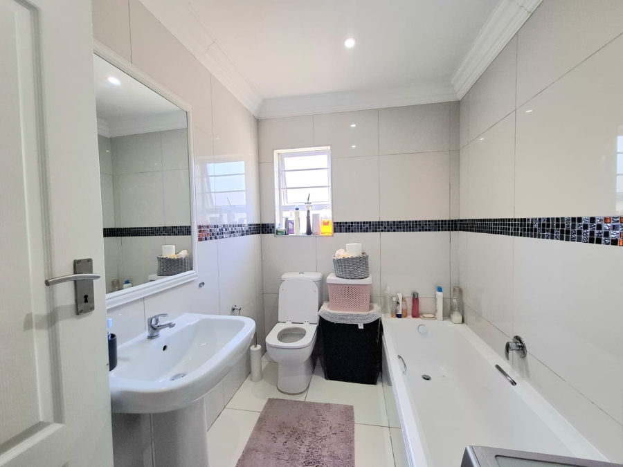 3 Bedroom Property for Sale in Gonubie Eastern Cape